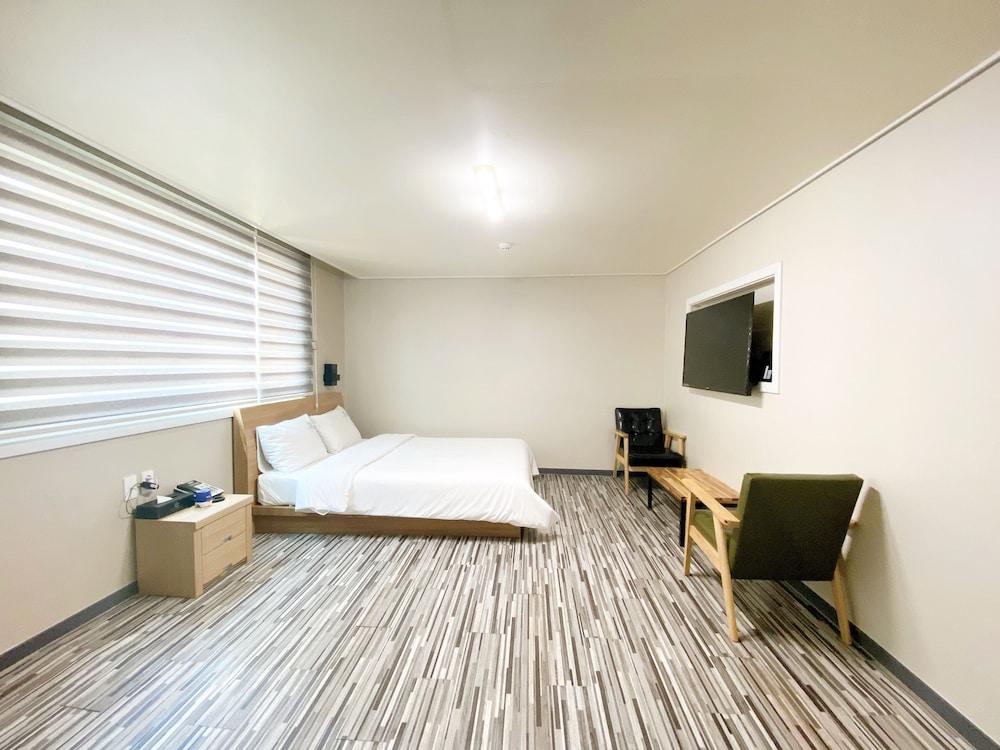 Stay Pohang Hotel Exterior photo