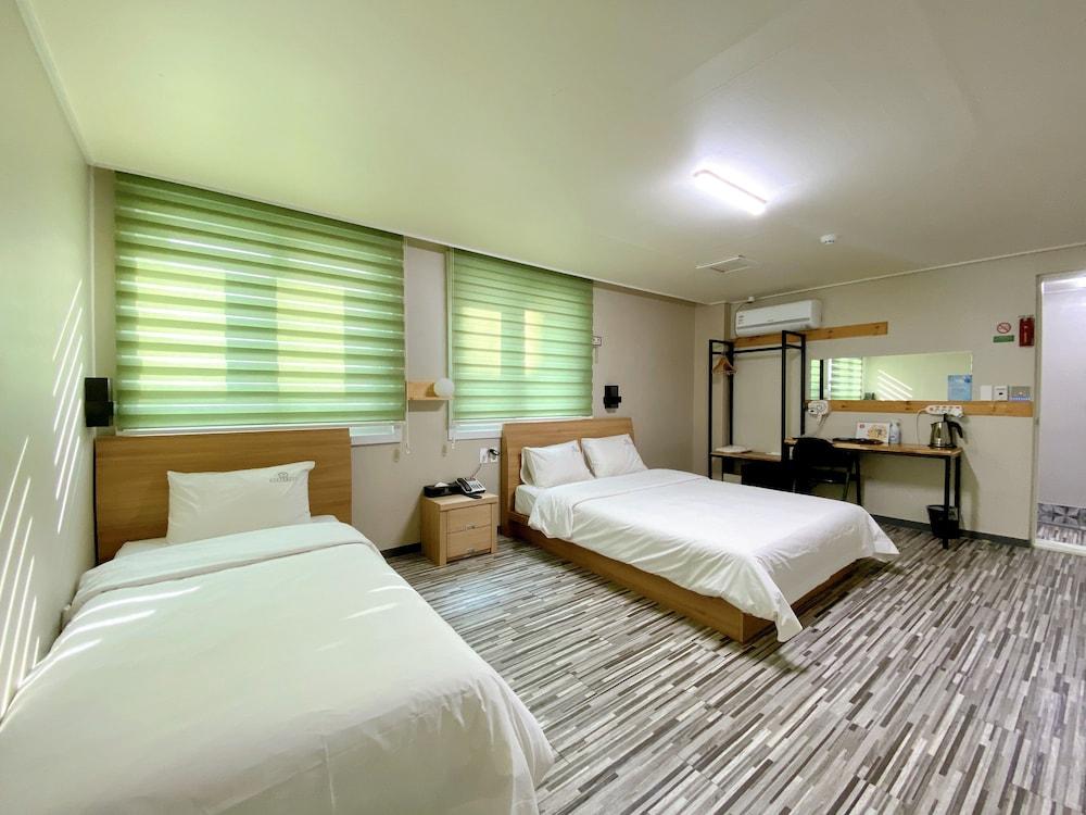 Stay Pohang Hotel Exterior photo